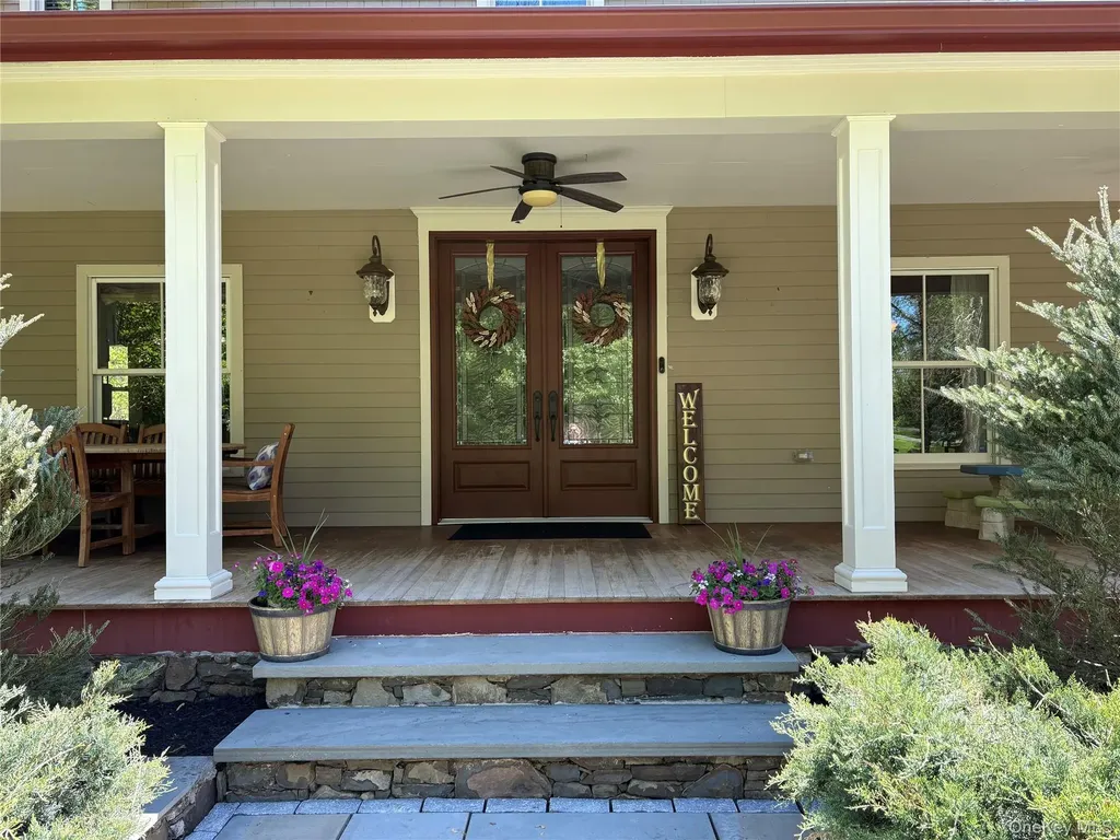 34 Sycamore Drive Wallkill NY 12589