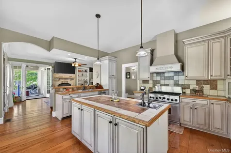 34 Sycamore Drive Wallkill NY 12589
