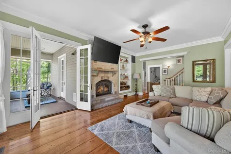 34 Sycamore Drive Wallkill NY 12589