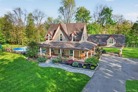 34 Sycamore Drive Wallkill NY 12589