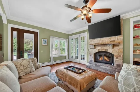 34 Sycamore Drive Wallkill NY 12589