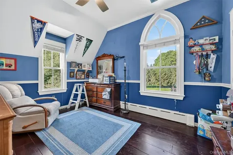 34 Sycamore Drive Wallkill NY 12589