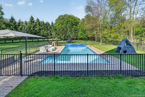 34 Sycamore Drive Wallkill NY 12589