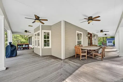 34 Sycamore Drive Wallkill NY 12589