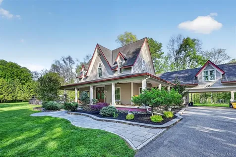34 Sycamore Drive Wallkill NY 12589