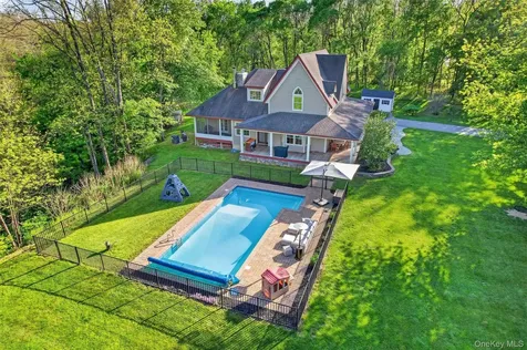 34 Sycamore Drive Wallkill NY 12589