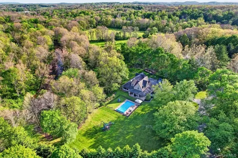34 Sycamore Drive Wallkill NY 12589