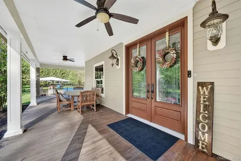 34 Sycamore Drive Wallkill NY 12589