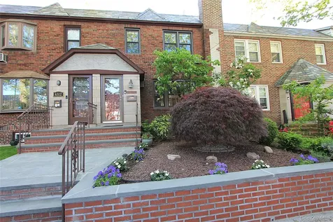 65-10 78TH Street Middle Village NY 11379