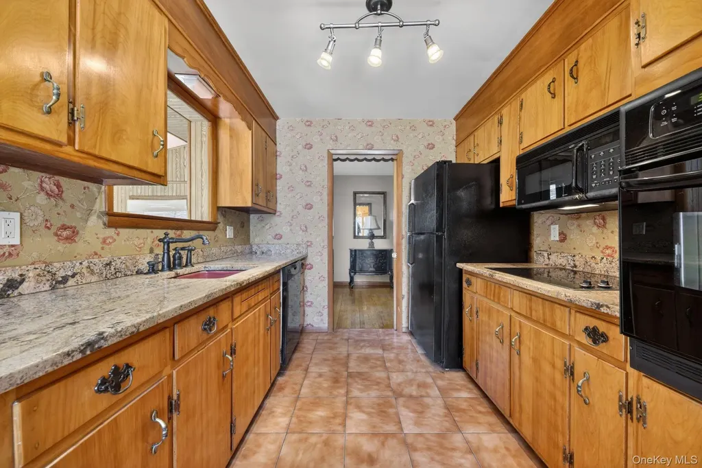 21 Stonecrest Drive New Windsor NY 12553