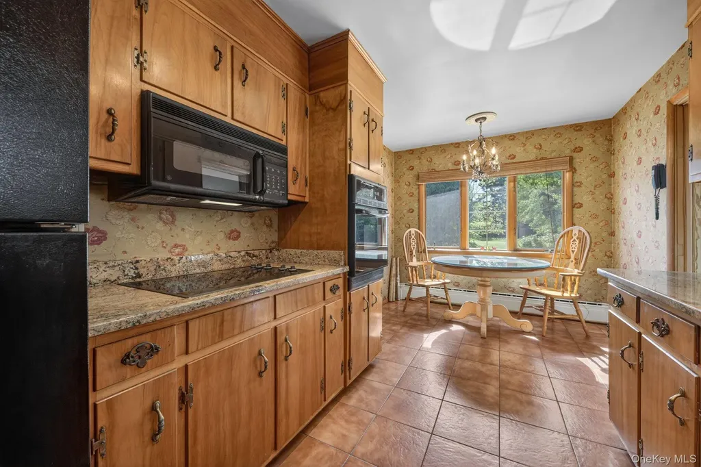 21 Stonecrest Drive New Windsor NY 12553