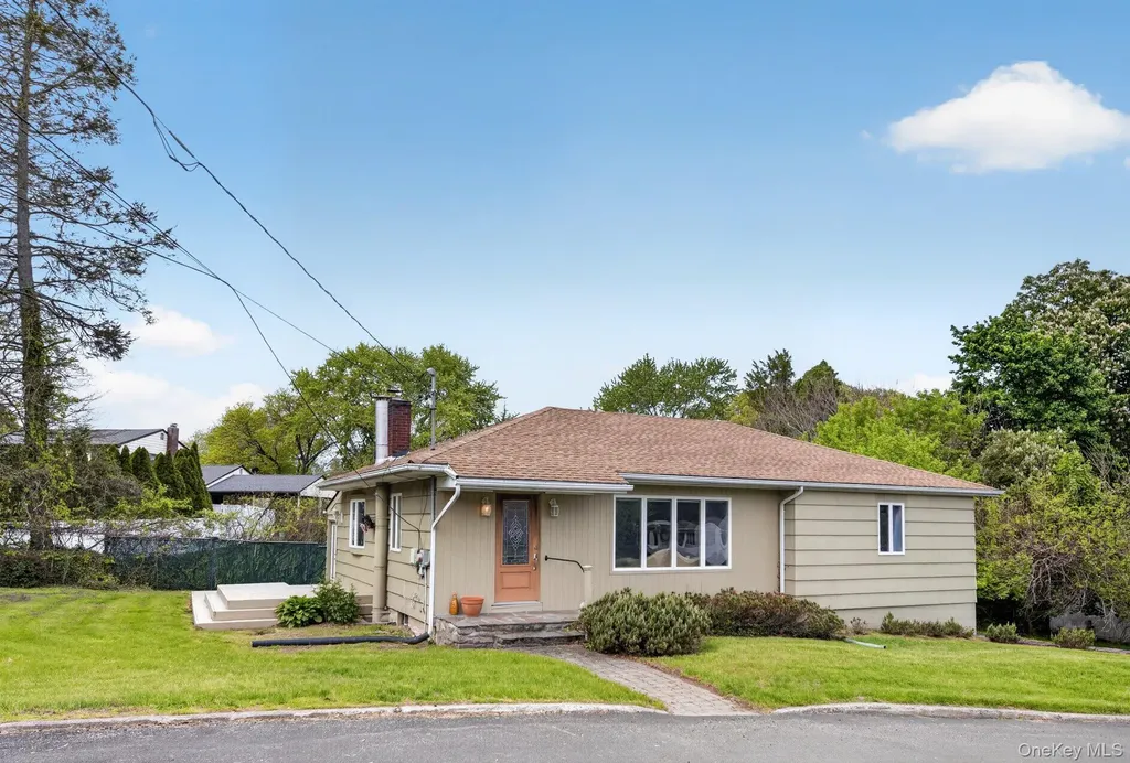21 Stonecrest Drive New Windsor NY 12553