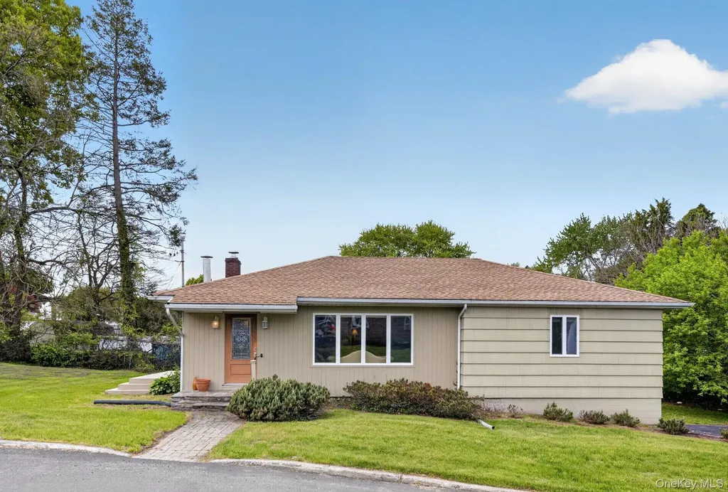 21 Stonecrest Drive New Windsor NY 12553
