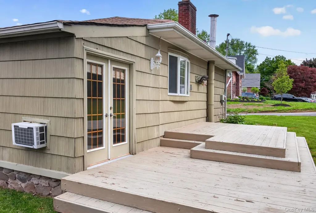 21 Stonecrest Drive New Windsor NY 12553