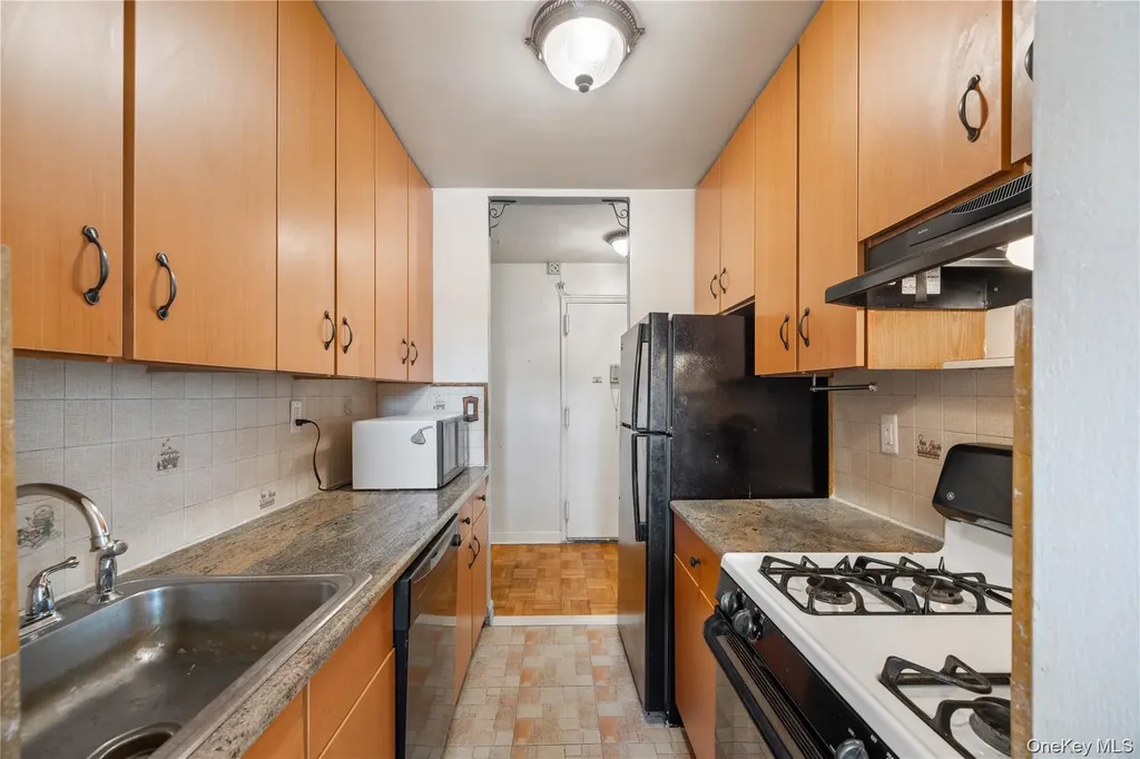 1304 Midland Avenue Yonkers NY 10704