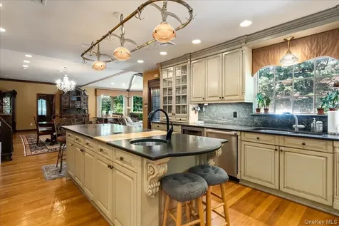 79 Aldershot Lane Manhasset NY 11030