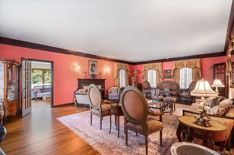 79 Aldershot Lane Manhasset NY 11030
