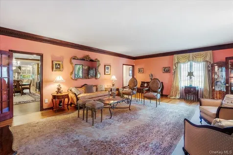 79 Aldershot Lane Manhasset NY 11030