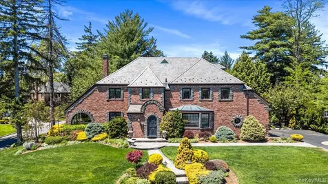 79 Aldershot Lane Manhasset NY 11030