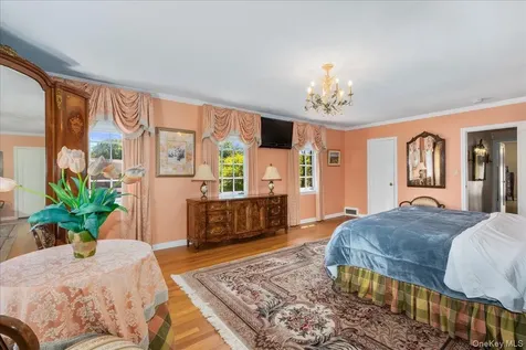 79 Aldershot Lane Manhasset NY 11030
