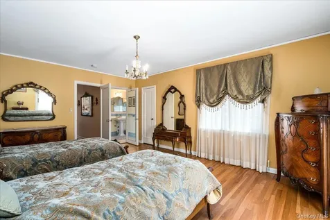 79 Aldershot Lane Manhasset NY 11030