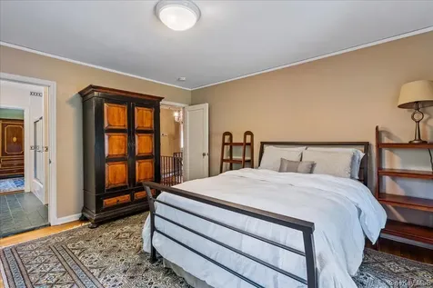 79 Aldershot Lane Manhasset NY 11030