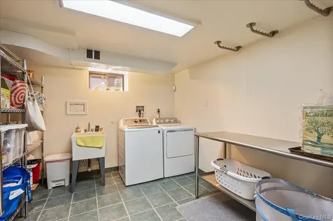 79 Aldershot Lane Manhasset NY 11030