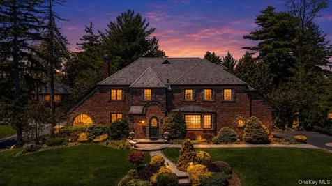 79 Aldershot Lane Manhasset NY 11030