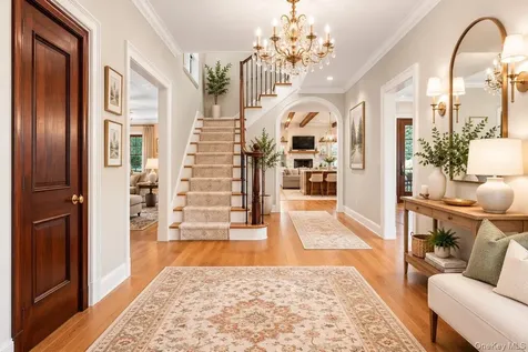 79 Aldershot Lane Manhasset NY 11030