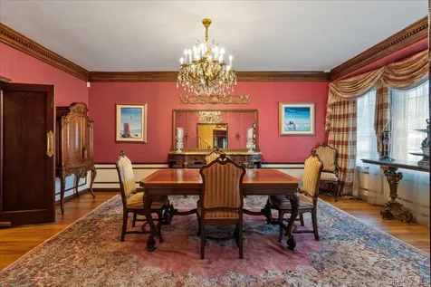 79 Aldershot Lane Manhasset NY 11030