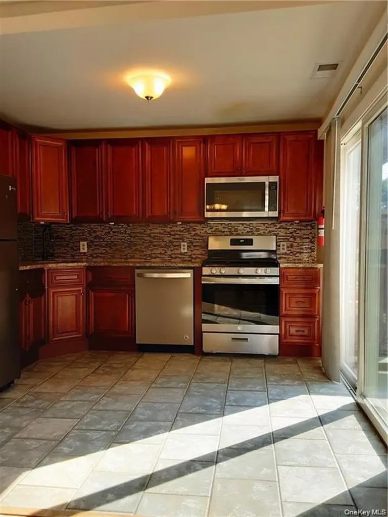 3410 Whispering Hills Chester NY 10918