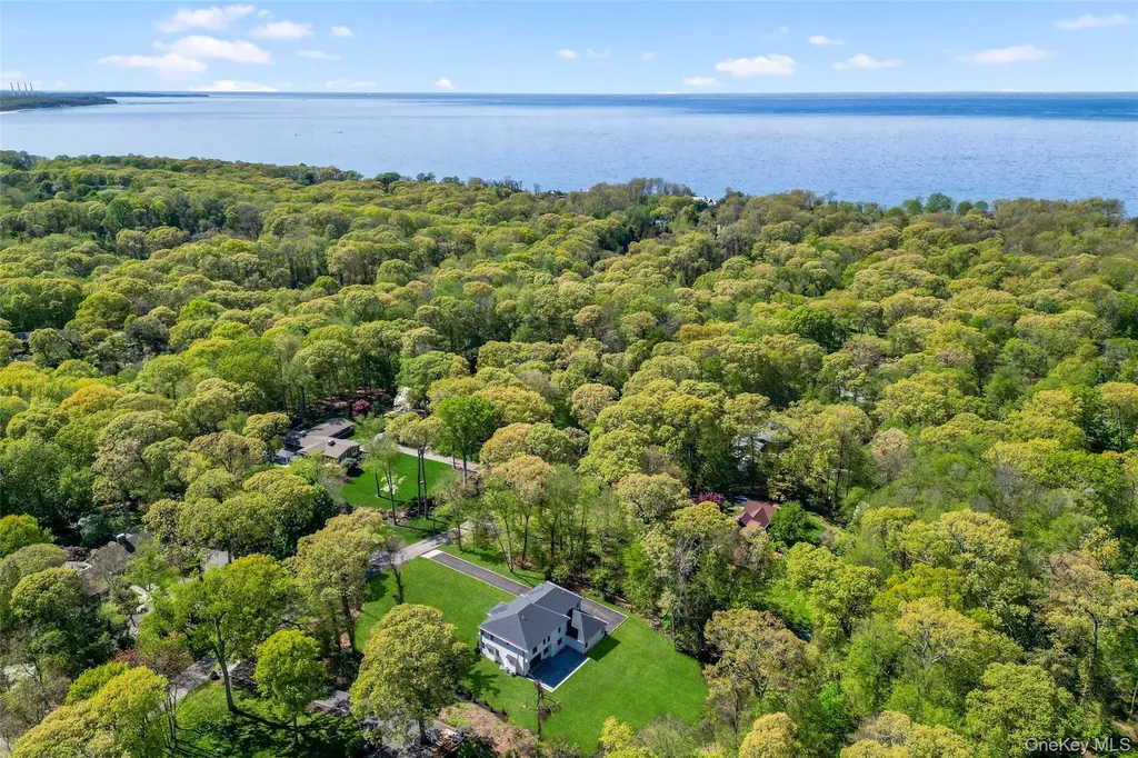9 Wilderness Road Nissequogue NY 11780