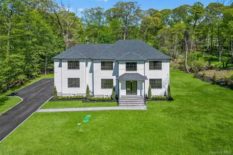 9 Wilderness Road Nissequogue NY 11780