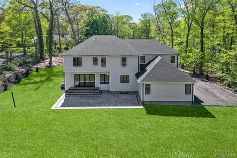 9 Wilderness Road Nissequogue NY 11780