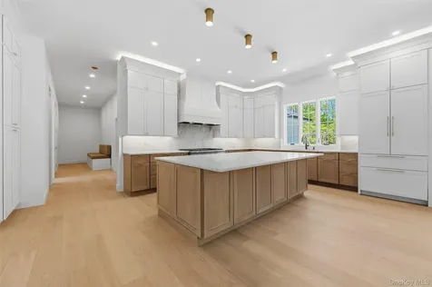 9 Wilderness Road Nissequogue NY 11780