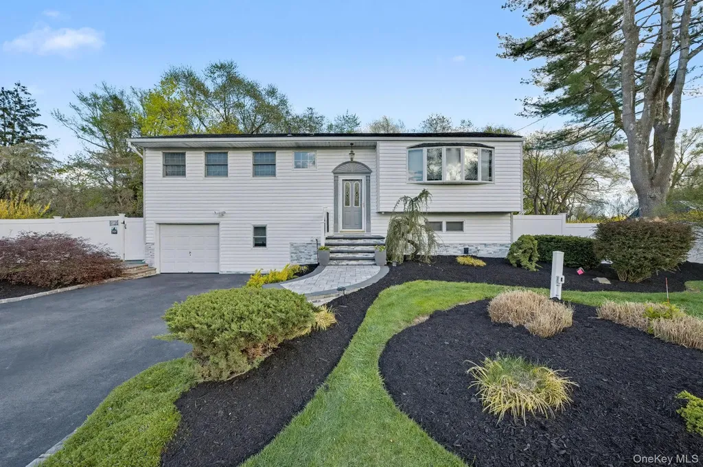 27 Frontier Lane East Northport NY 11731