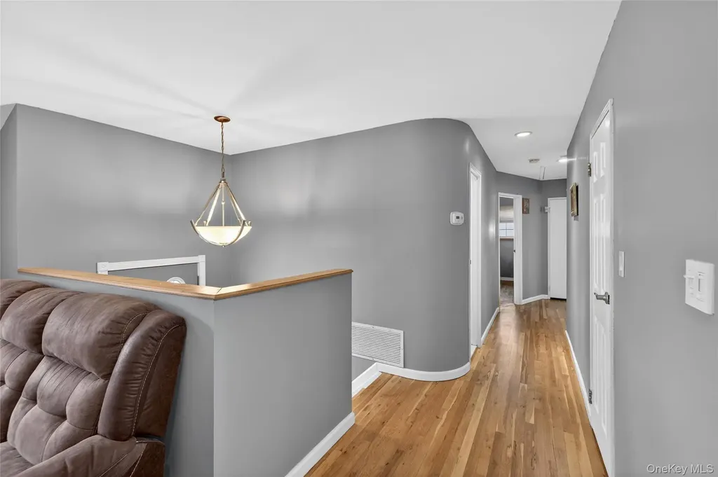 27 Frontier Lane East Northport NY 11731