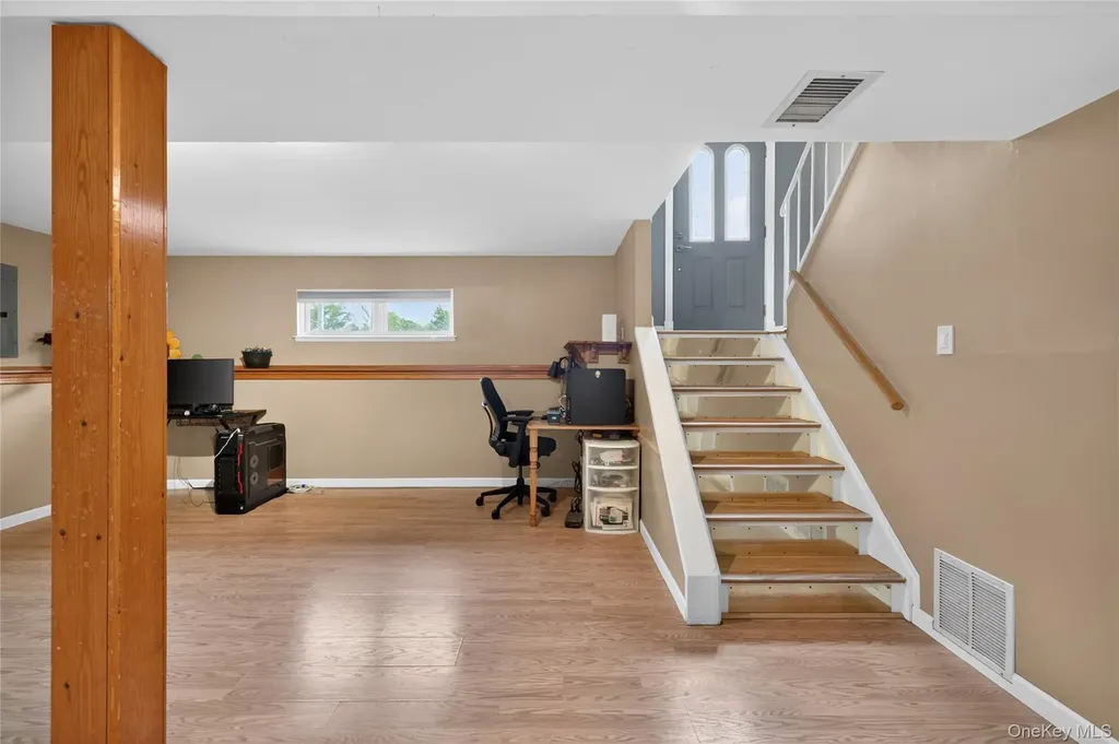 27 Frontier Lane East Northport NY 11731