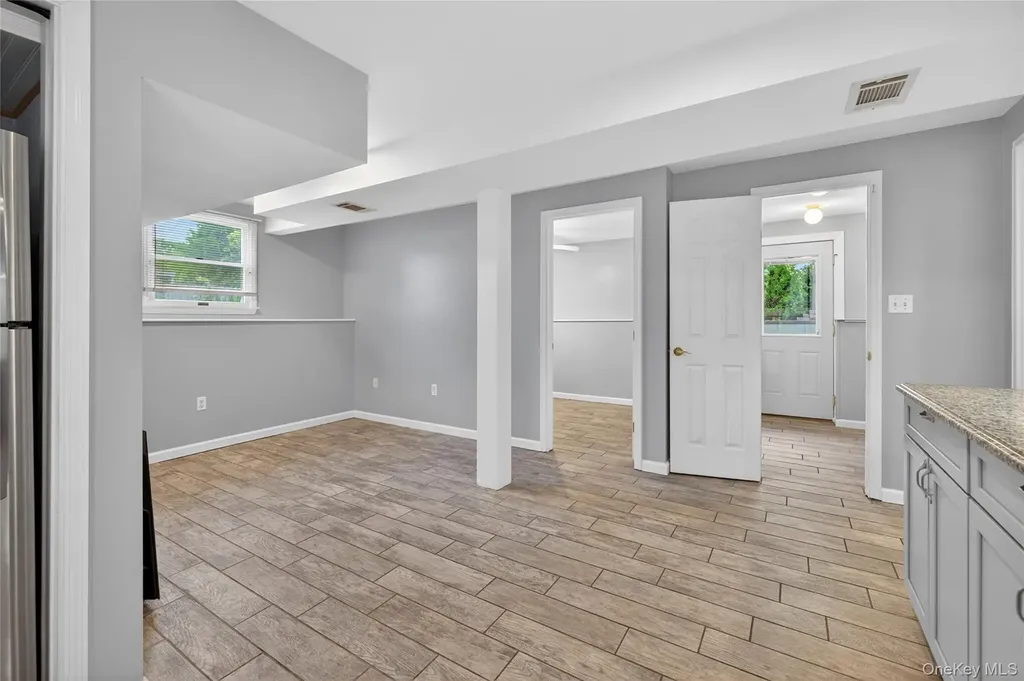 27 Frontier Lane East Northport NY 11731