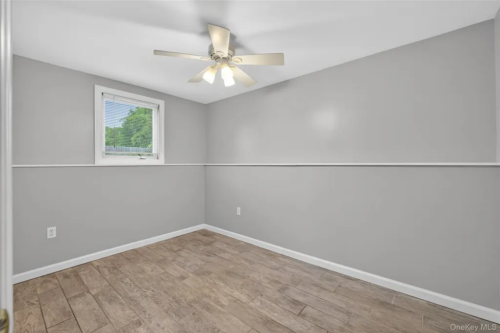 27 Frontier Lane East Northport NY 11731