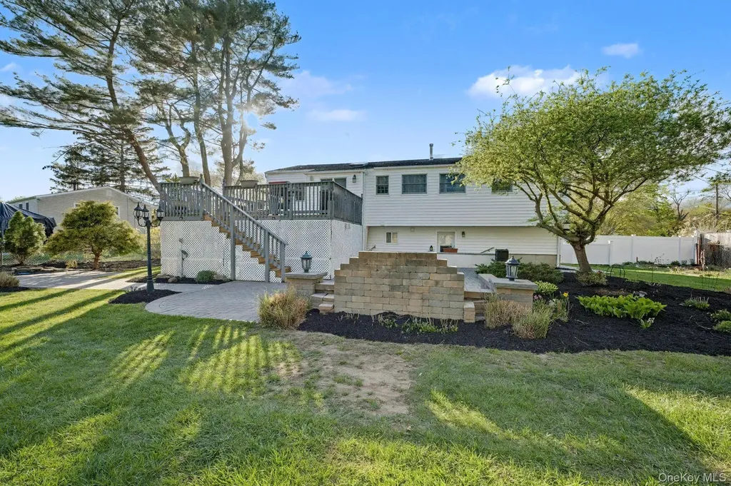 27 Frontier Lane East Northport NY 11731