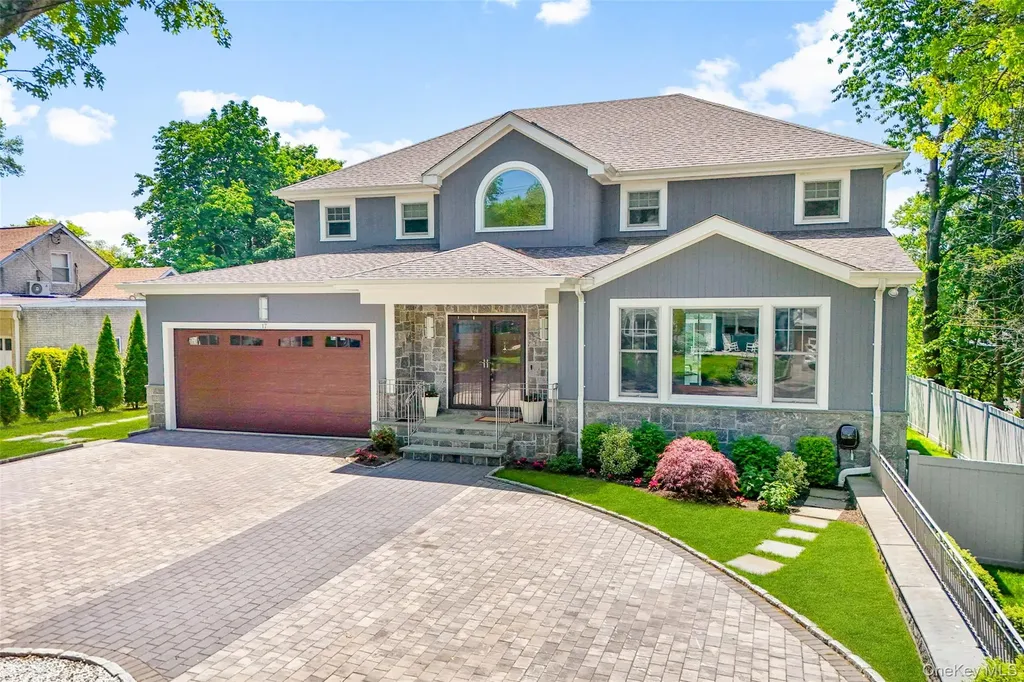 17 Clover Place New Rochelle NY 10805