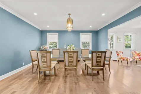 17 Clover Place New Rochelle NY 10805