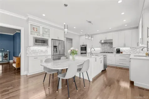17 Clover Place New Rochelle NY 10805