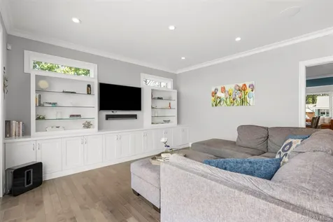 17 Clover Place New Rochelle NY 10805