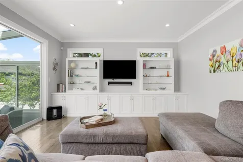 17 Clover Place New Rochelle NY 10805