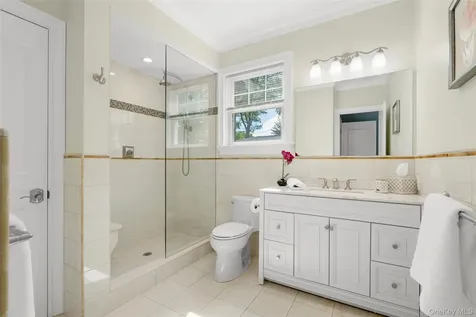 17 Clover Place New Rochelle NY 10805