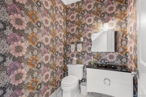 17 Clover Place New Rochelle NY 10805