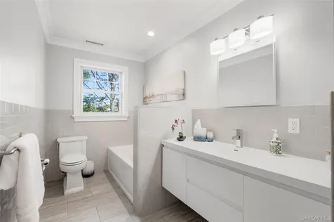 17 Clover Place New Rochelle NY 10805