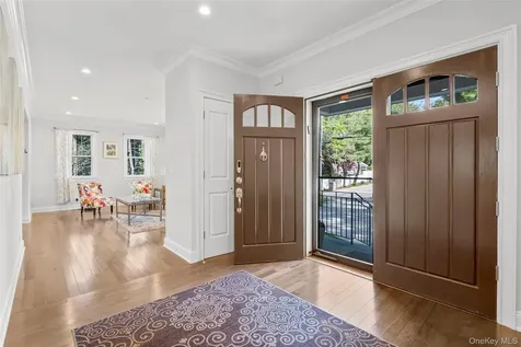 17 Clover Place New Rochelle NY 10805
